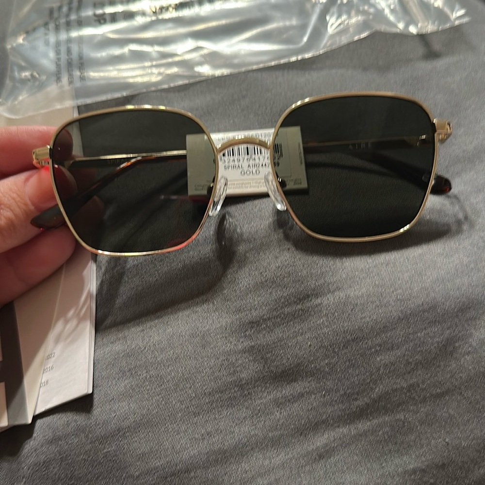 Stylish Gold and Black Sunglasses